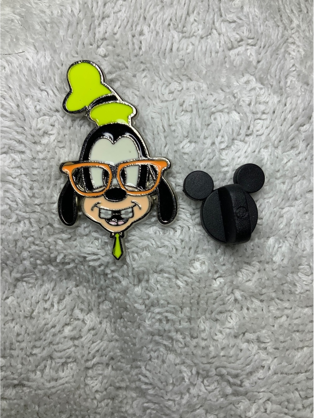 Goofy from Disney’s Nerds Rock! Head Collection Pin